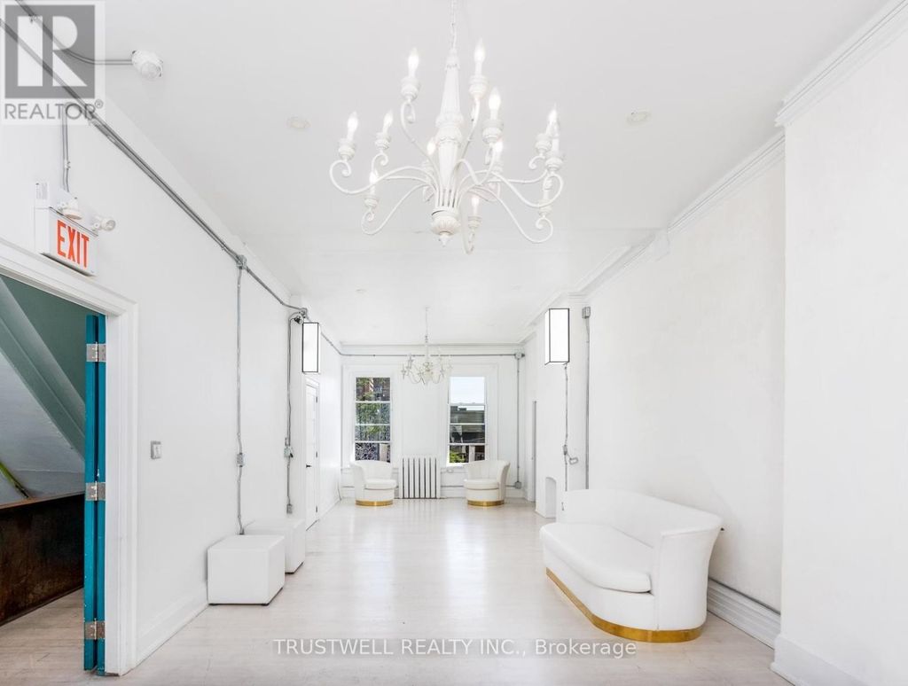 2nd Floor - 434 College Street, Toronto (university)
