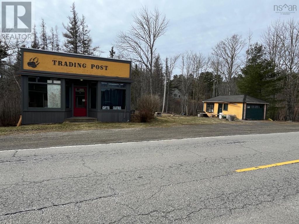 11799 Highway 8, Kempt