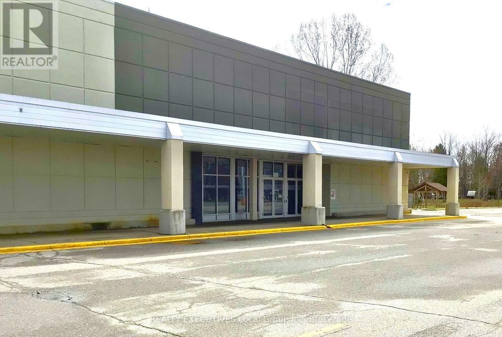 390 Lakeshore Drive, North Bay (ferris)