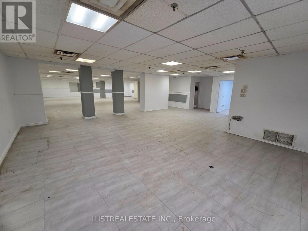 Basement Unit 8 - 433 Comstock Road, Toronto (clairlea-Birchmount)