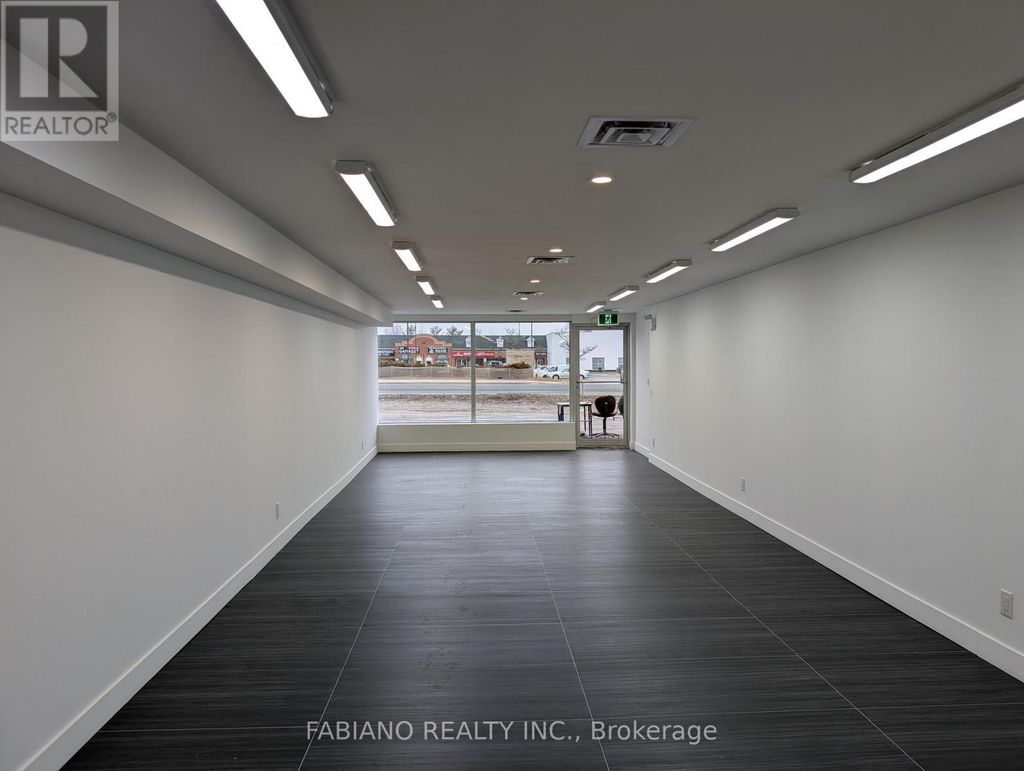 2 - 13130 Yonge Street, Richmond Hill (oak Ridges)