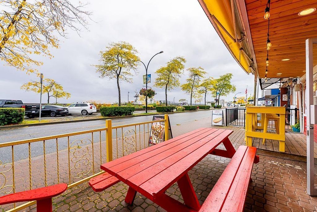 15491 Marine Drive, White Rock