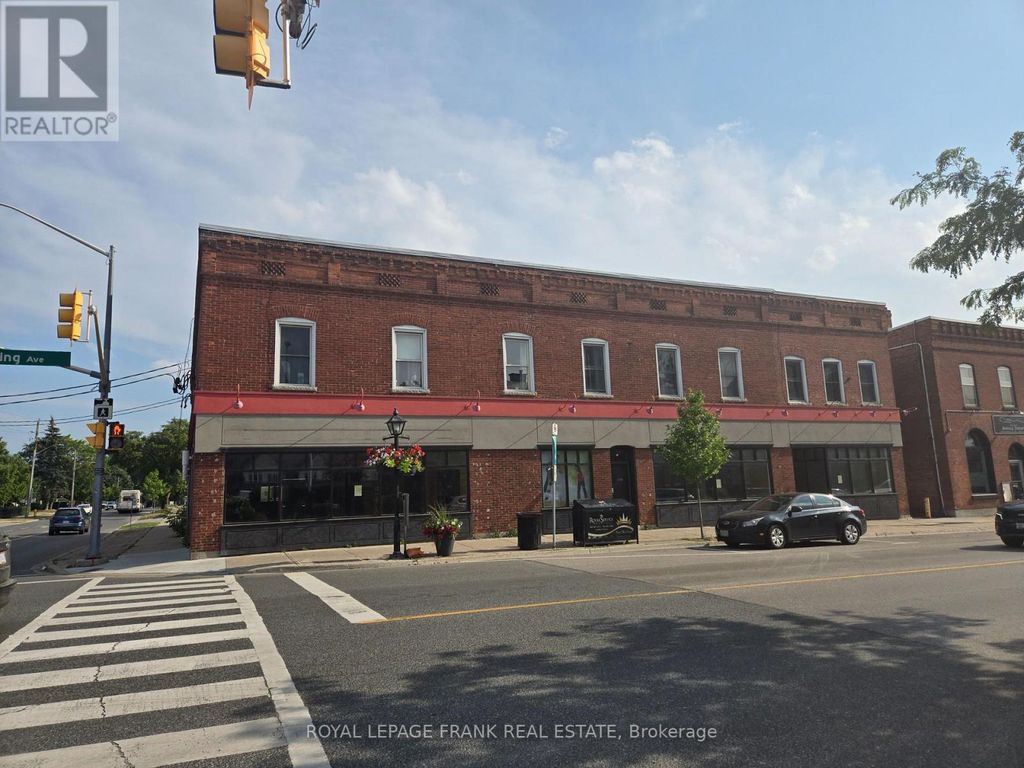 15 King Avenue W, Clarington (newcastle)