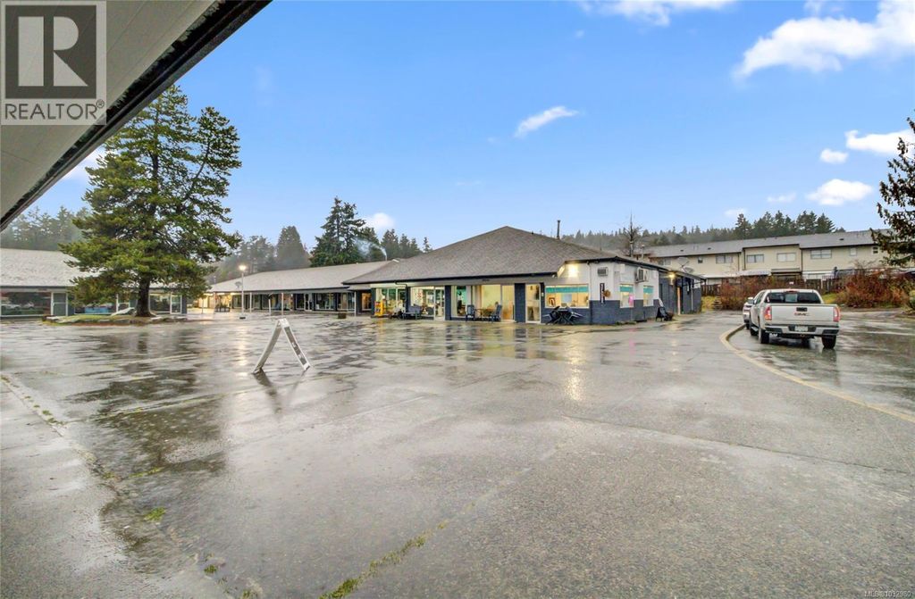 375 Nimpkish Dr, Gold River