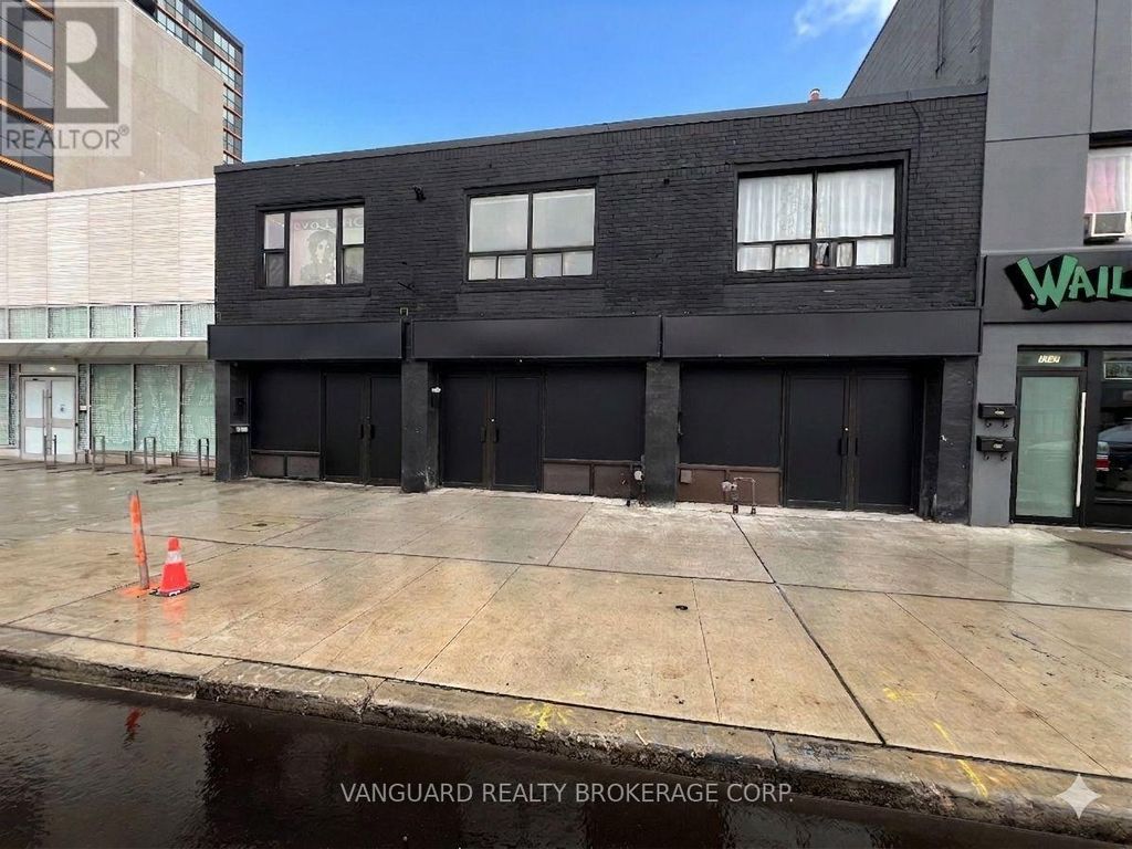 1621-1625 Eglinton Avenue, Toronto (oakwood Village)