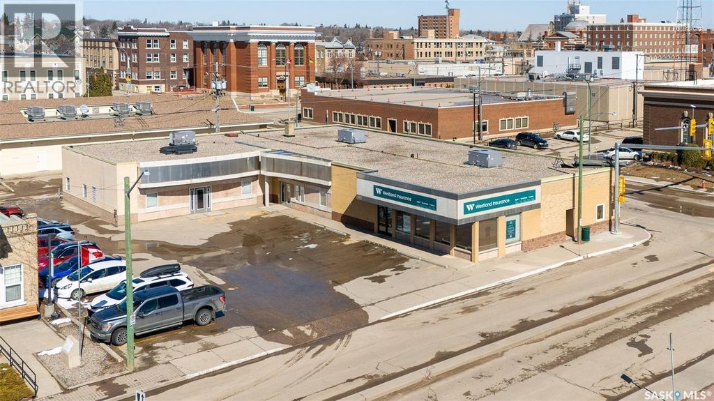 A 100 Fairford Street W, Moose Jaw