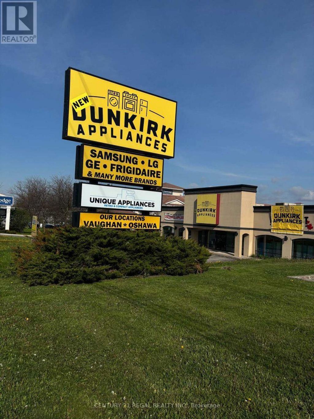 900 Champlain Avenue, Oshawa (vanier)