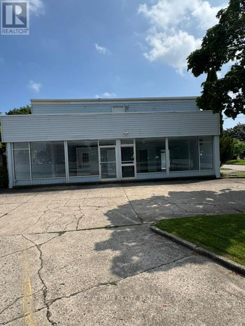 279 Niagara Street, St. Catharines (facer)