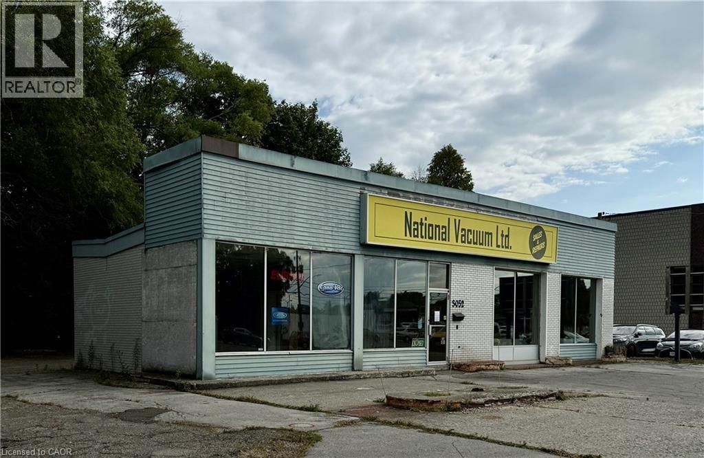 3052 New Street, Burlington