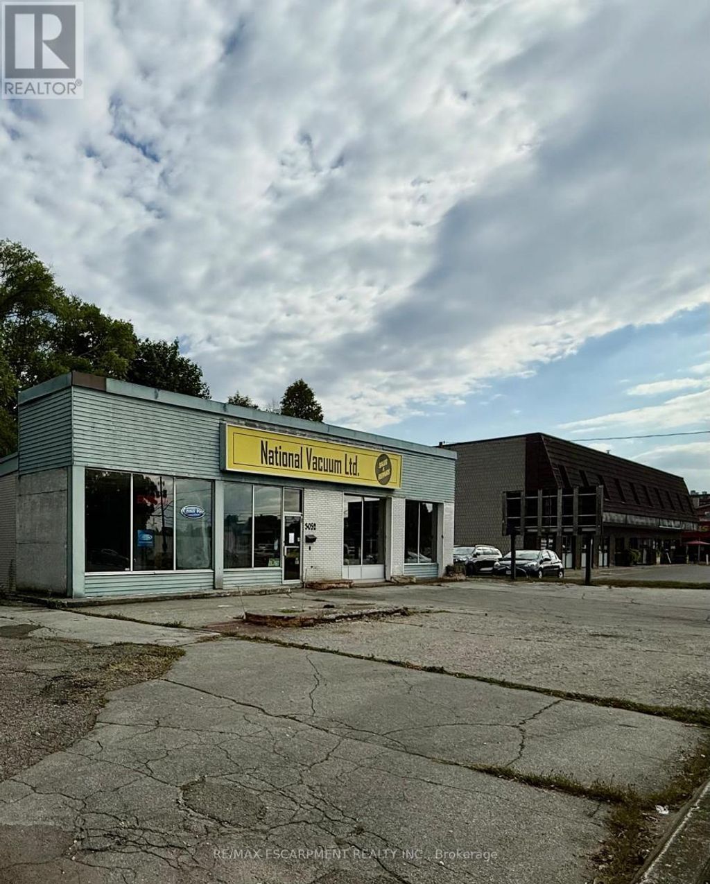 3052 New Street, Burlington (roseland)