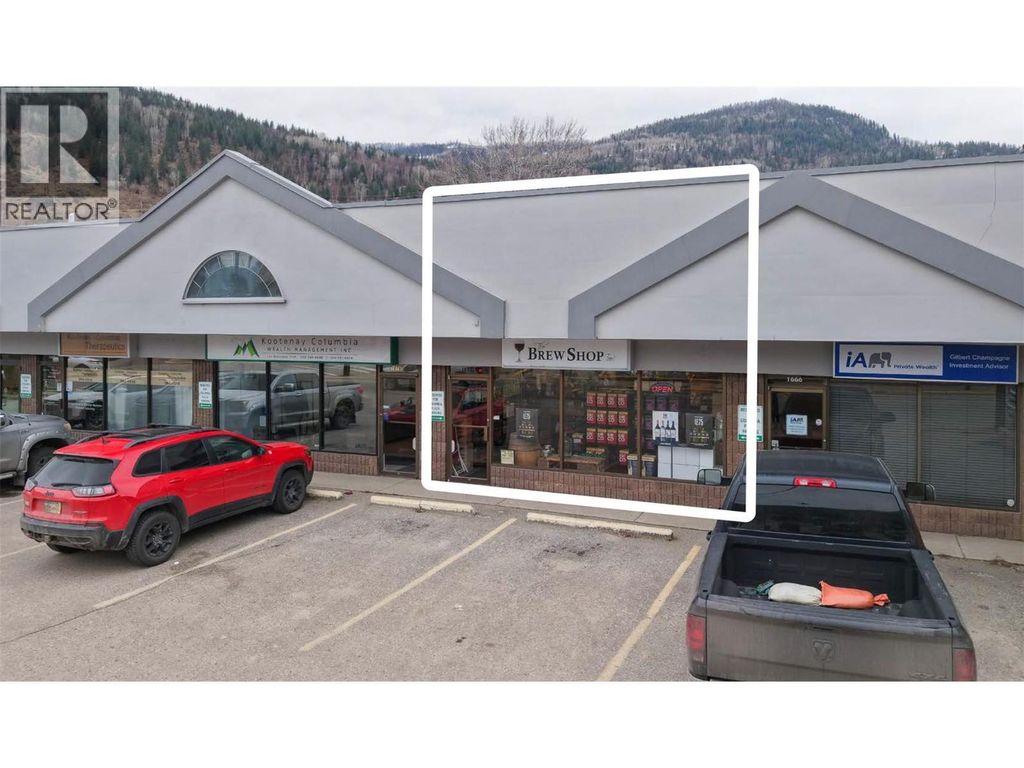 1672 Second Avenue, Trail