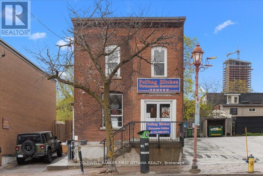 827 Somerset Street W, Ottawa