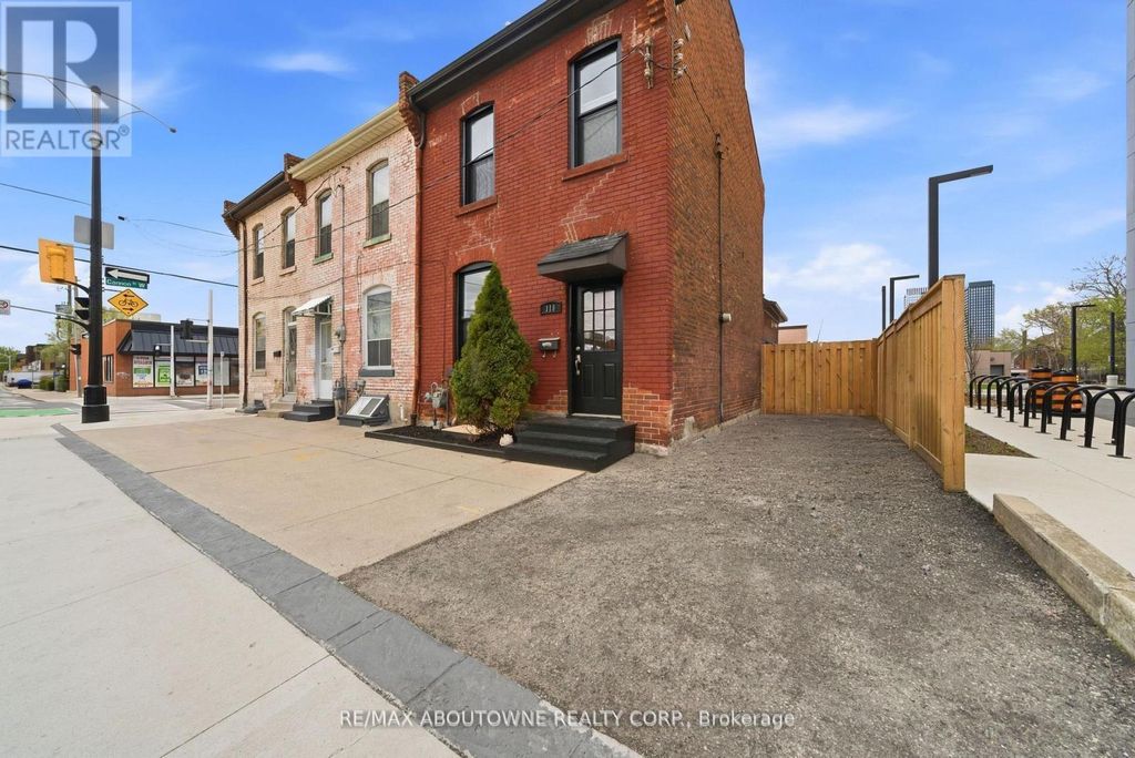 116 Bay Street N, Hamilton (central)