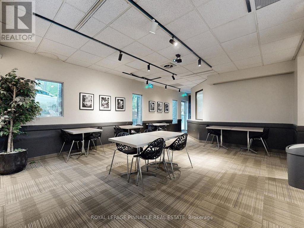 100 - 3390 South Service Road, Burlington (industrial Burlington)