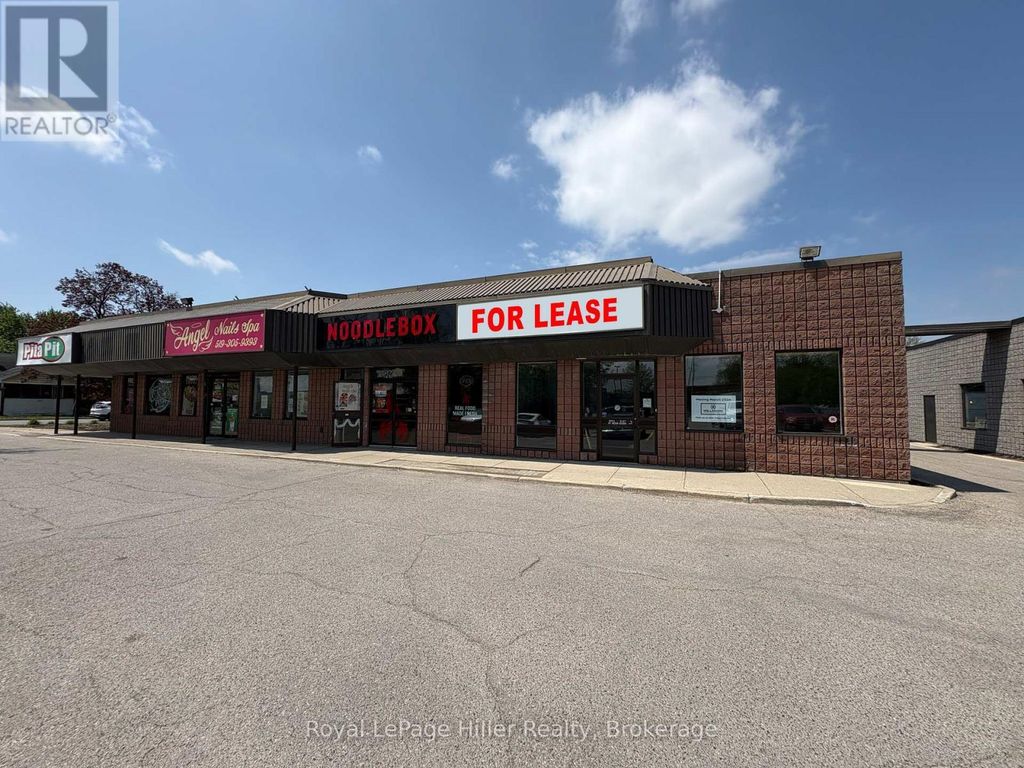 4 - 684 Ontario Street, Stratford