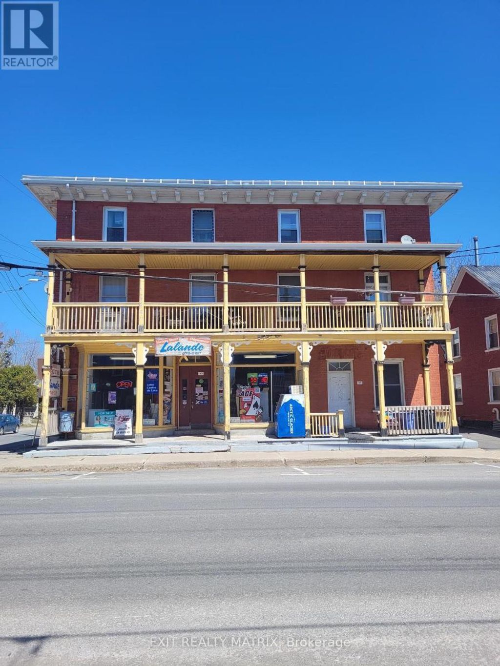 143 Main Street East Street, Champlain