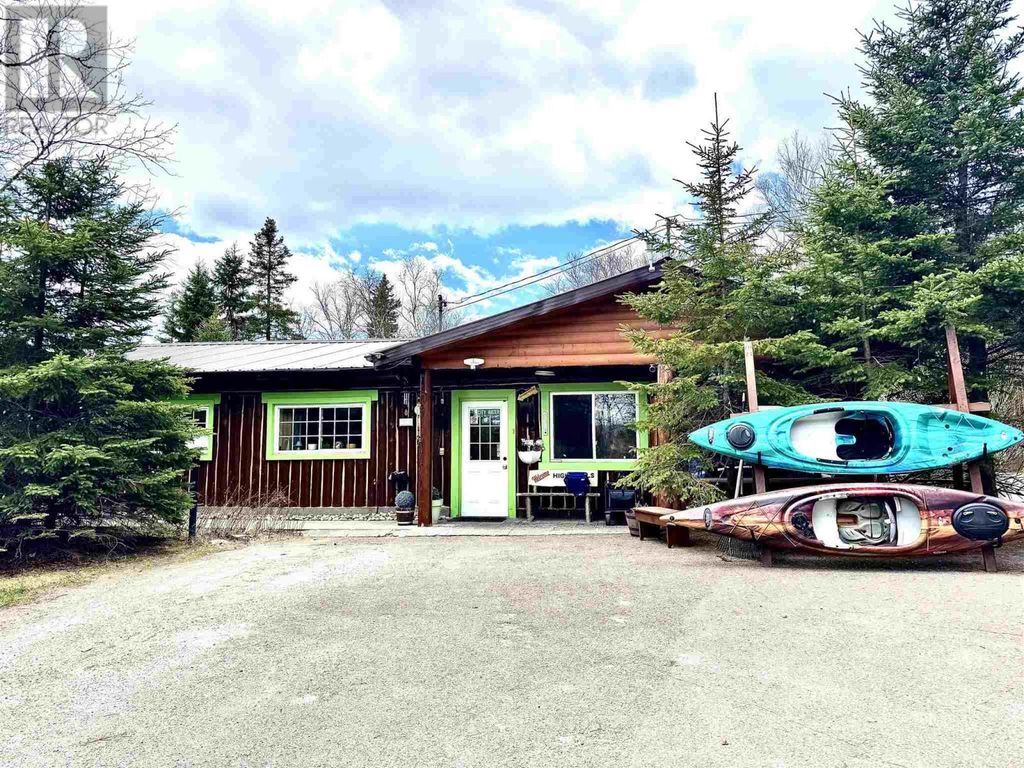 280 Highway 17 N, Wawa