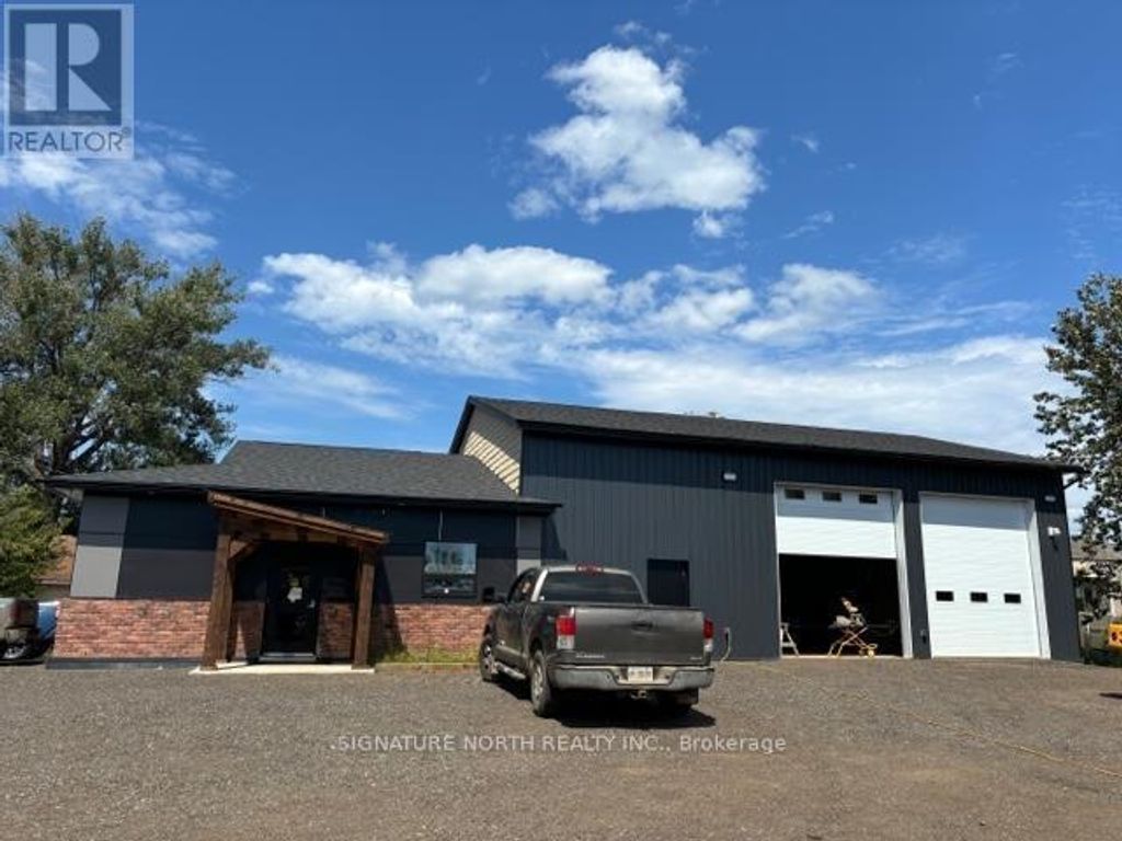 174 Munro Street, Thunder Bay (court / Cumberland)
