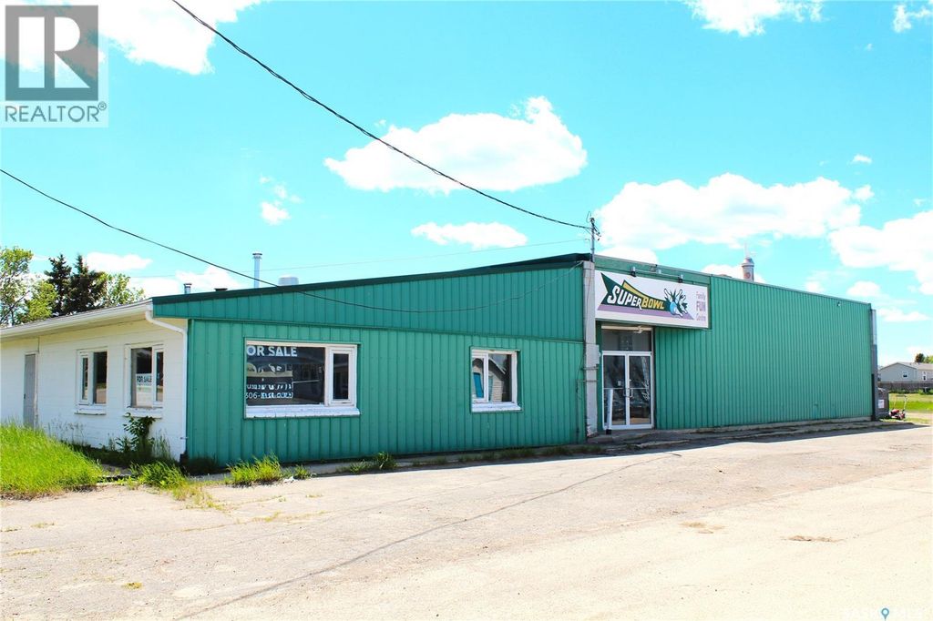 8 2nd Avenue Sw, Weyburn