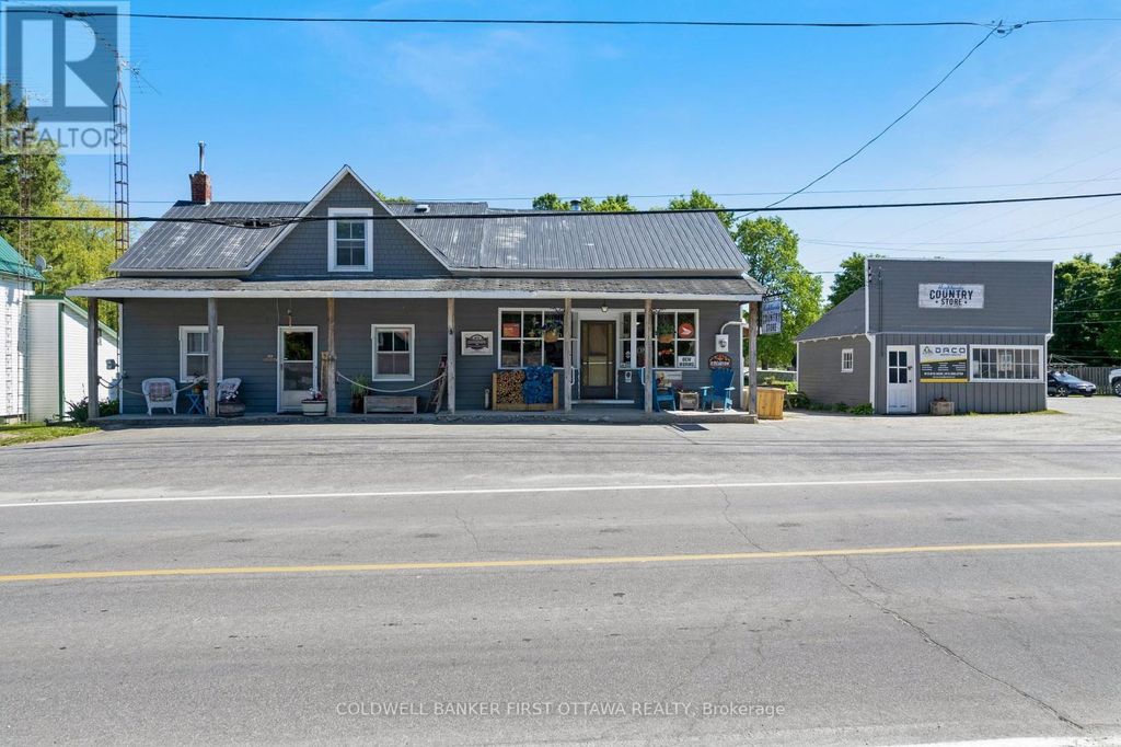 5639 Mcdonalds Corners Road, Lanark Highlands