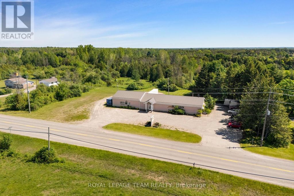5501 County 15 Road, Augusta