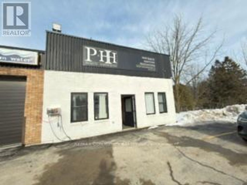 405 Main Street E, Minto