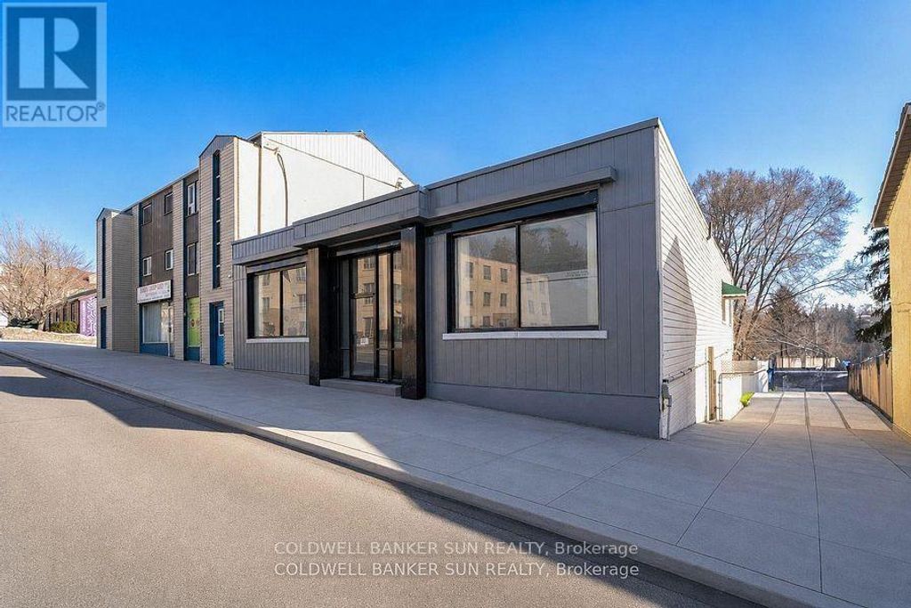 290 Dundas Street, Woodstock (woodstock - North)
