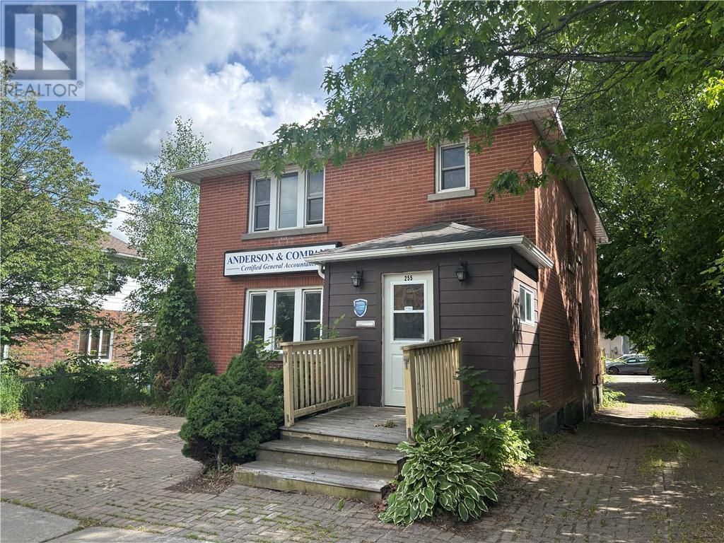255 Pine Street, Sudbury