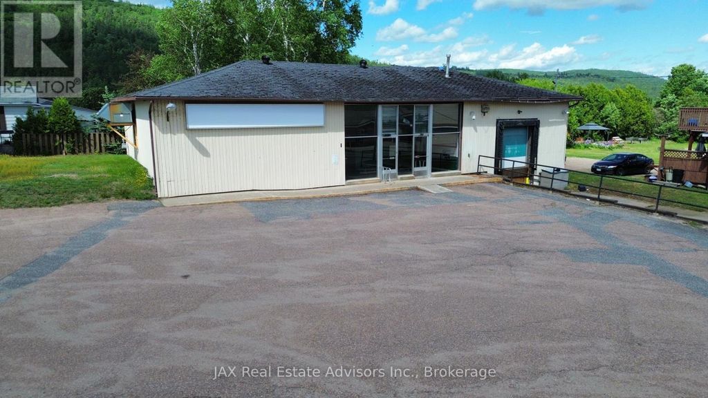 511 Valois Drive, Mattawa
