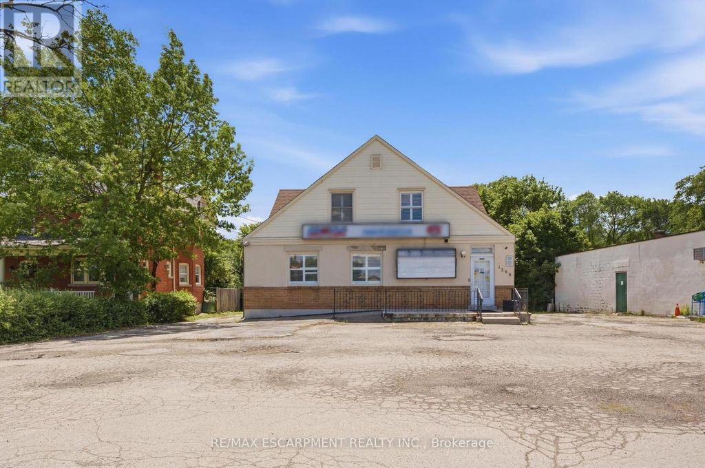 1260 Highway 8, Hamilton (winona)
