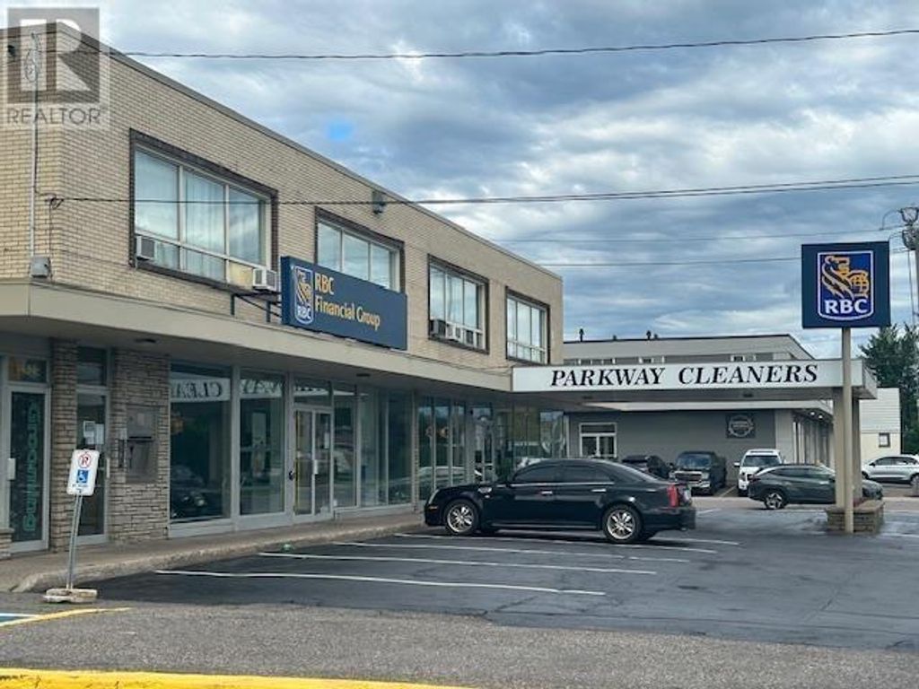1496 Wellington St E # 204, Sault Ste. Marie