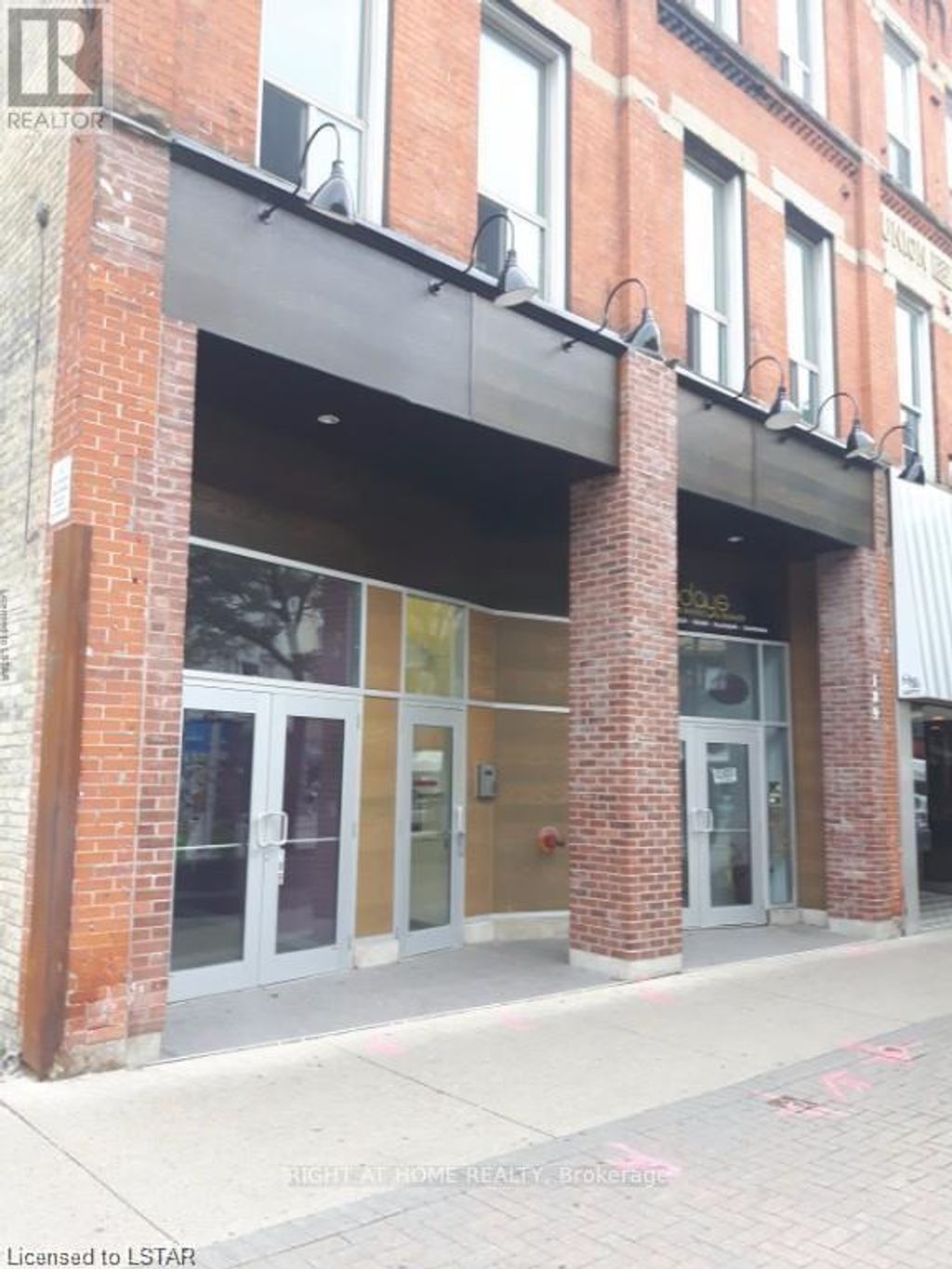 B - 189 Dundas Street, London East (east K)