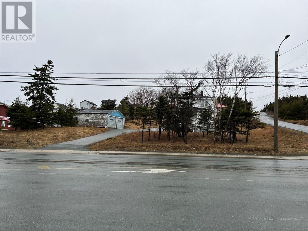 1566 Topsail Road, Paradise