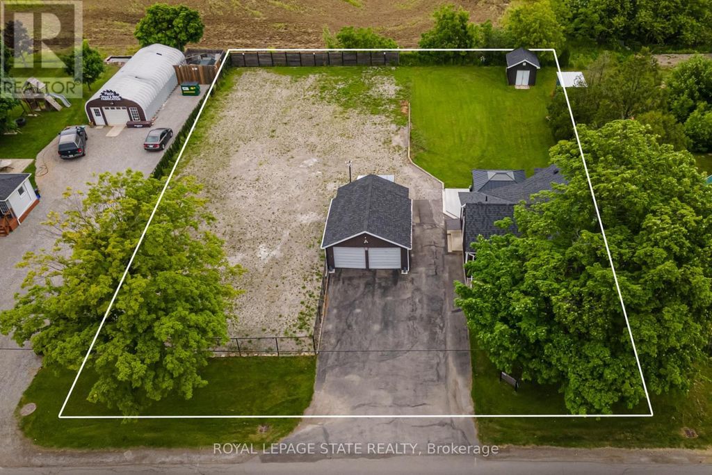 9056 Airport Road, Hamilton (mount Hope)