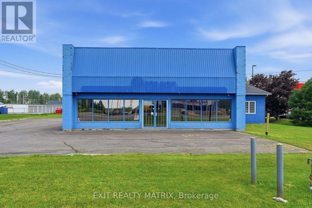 699 Notre Dame Road, Russell