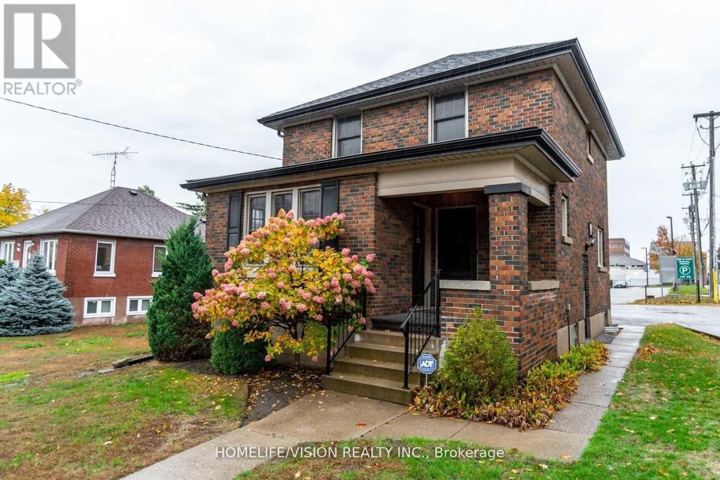123 Mary Street E, Whitby (downtown Whitby)