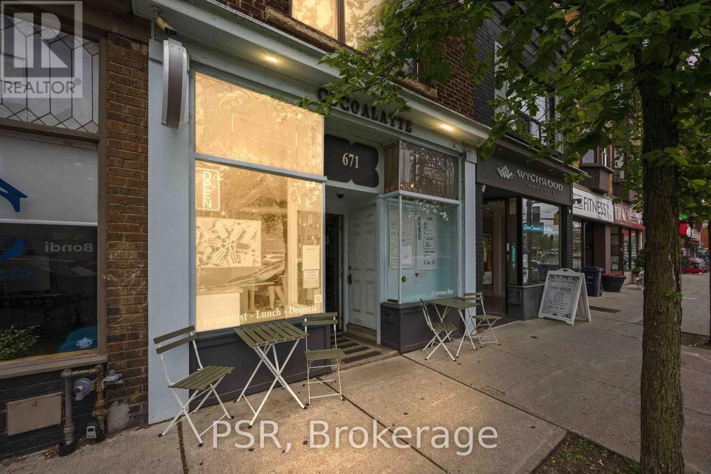 671 St. Clair Avenue W, Toronto (wychwood)