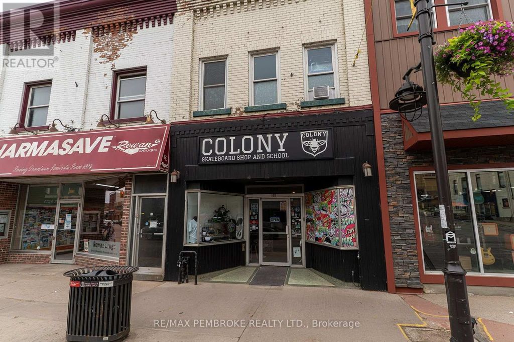 109 Pembroke Street W, Pembroke