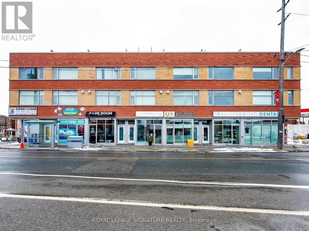 475d Rogers Road, Toronto (keelesdale-Eglinton West)