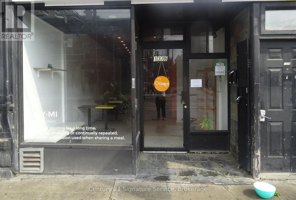 Main Floor - 1376 Queen Street, Toronto (south Parkdale)