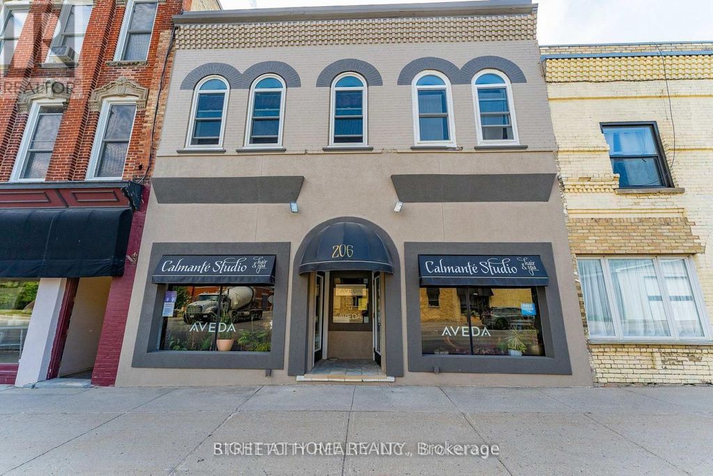 206 Main Street, North Middlesex (parkhill)