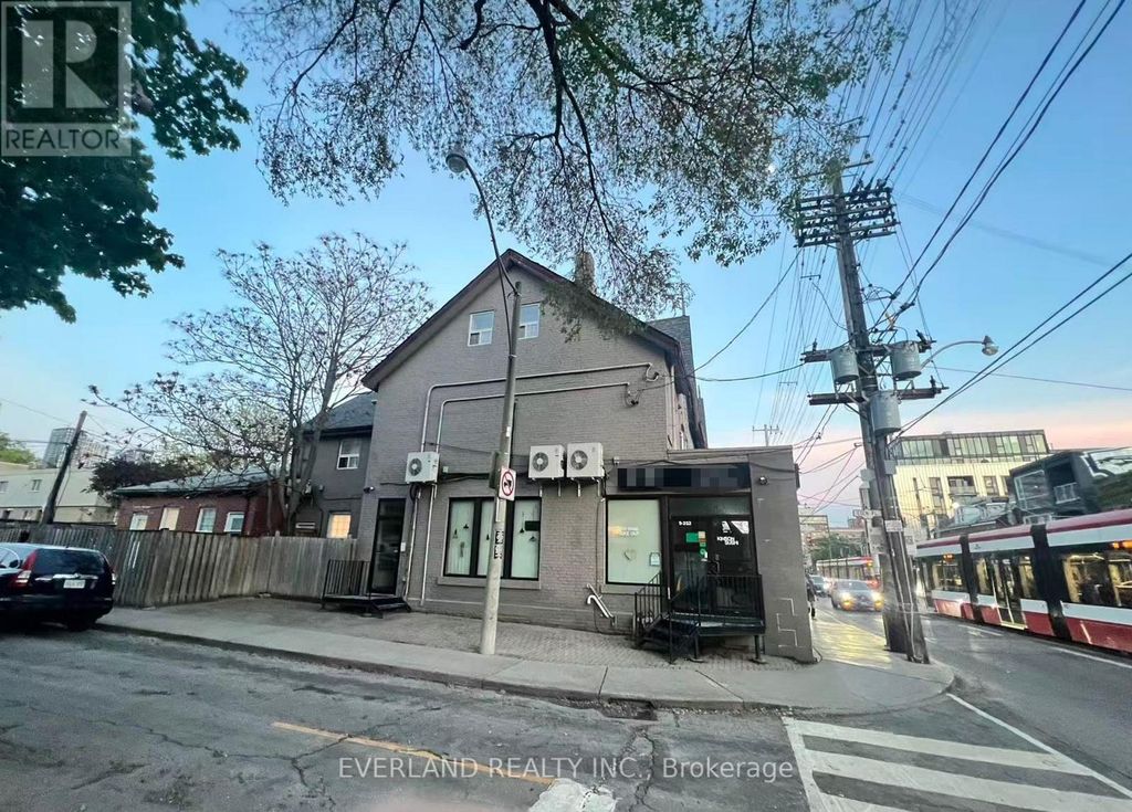 217 Bathurst Street, Toronto (kensington-Chinatown)