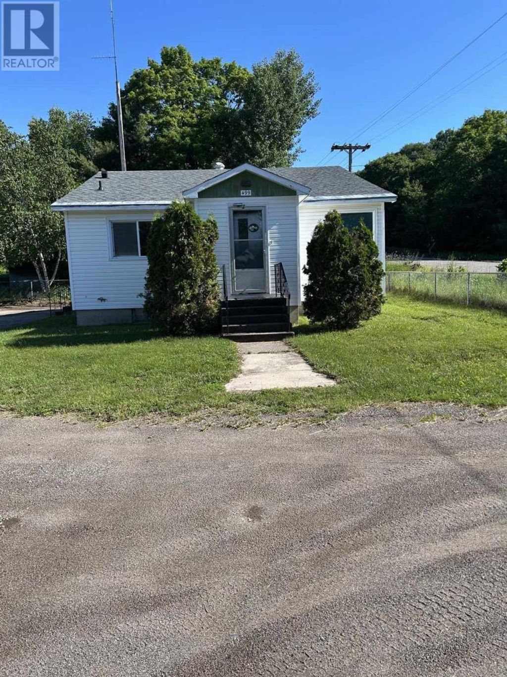 499 Landslide Rd, Sault Ste. Marie