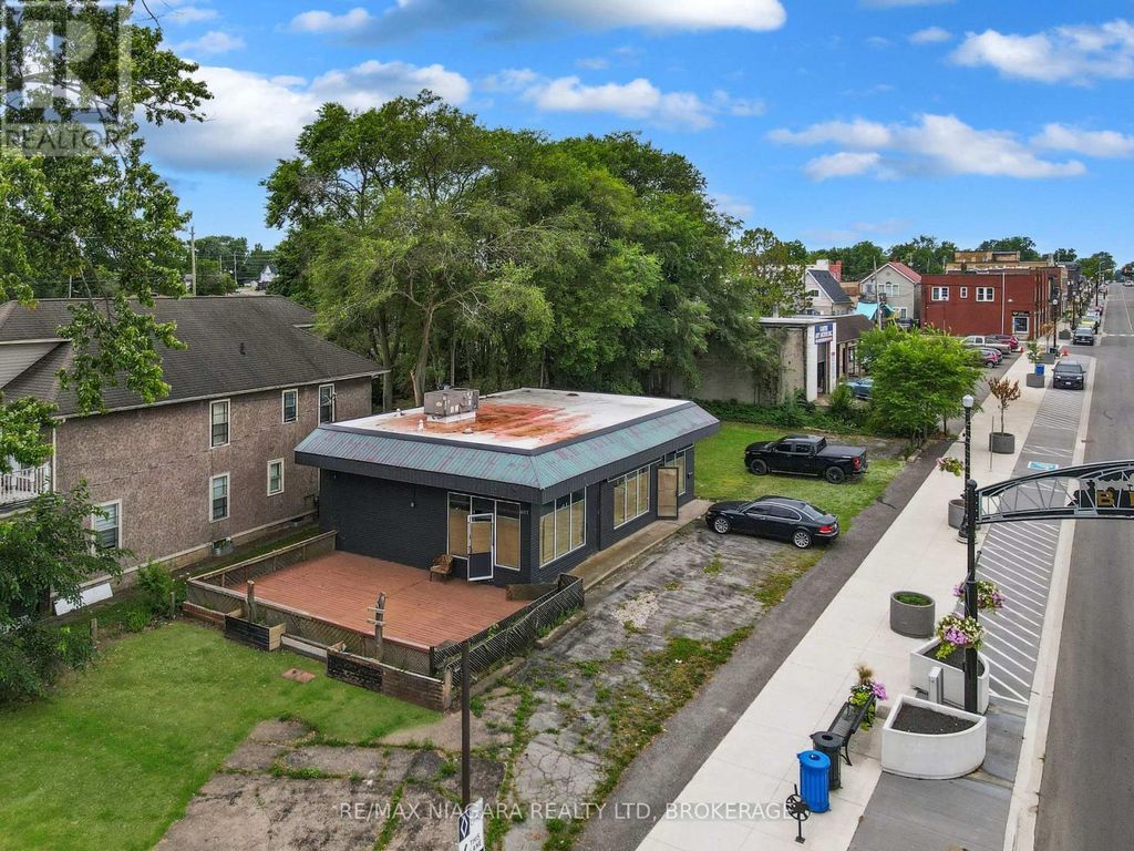 607 Niagara Boulevard, Fort Erie (central)