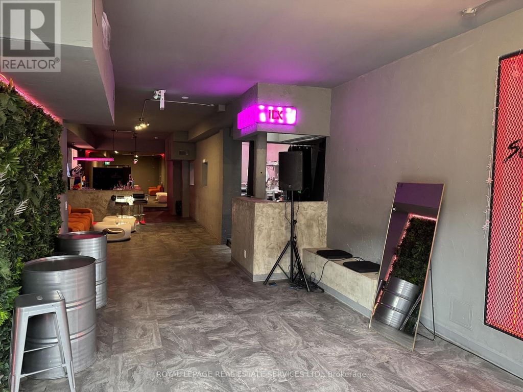 Main Floor - 172 Ossington Avenue, Toronto (trinity-Bellwoods)