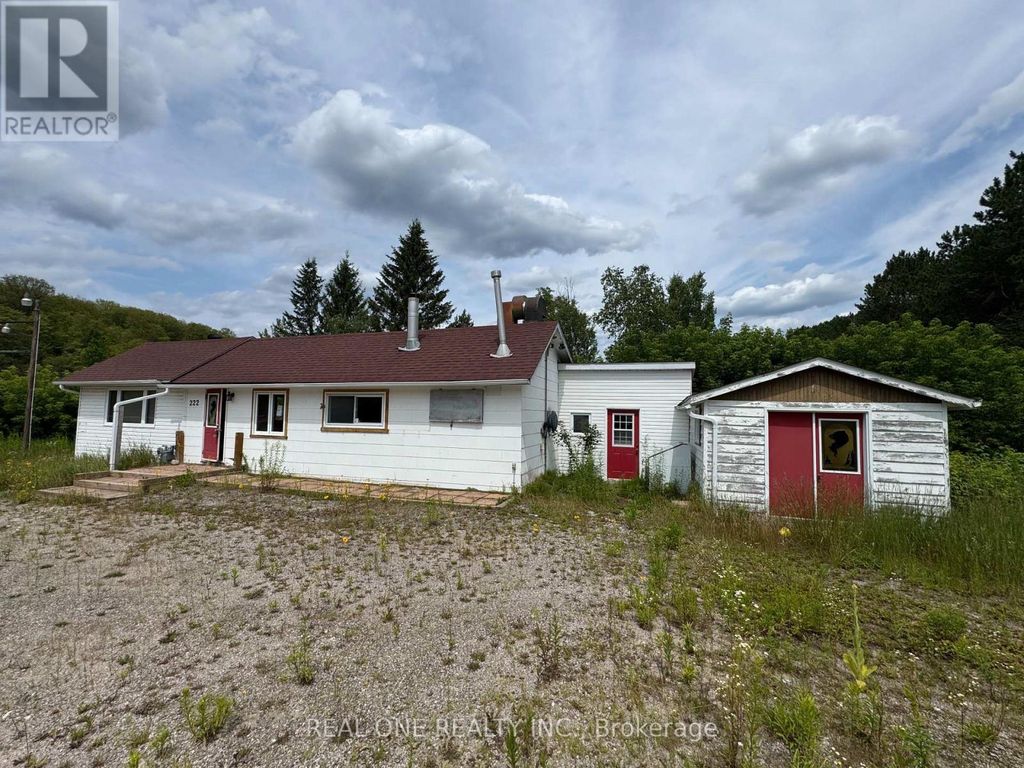 222 Ontario Street, Burk's Falls