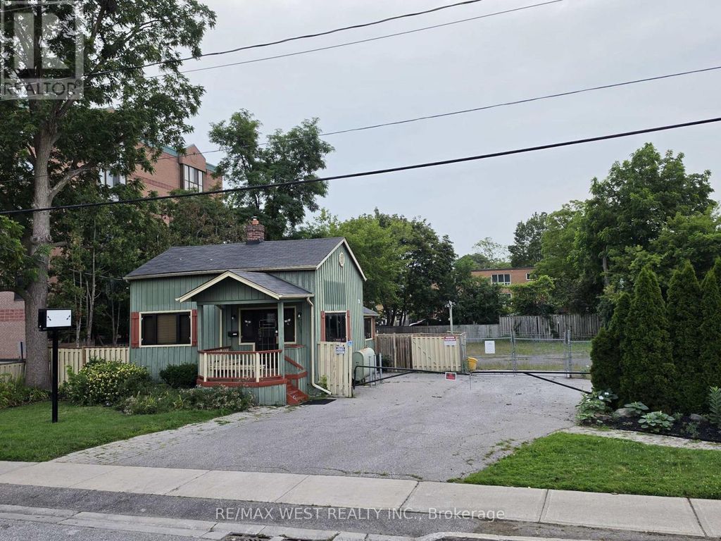 119 Ash Street, Whitby (downtown Whitby)