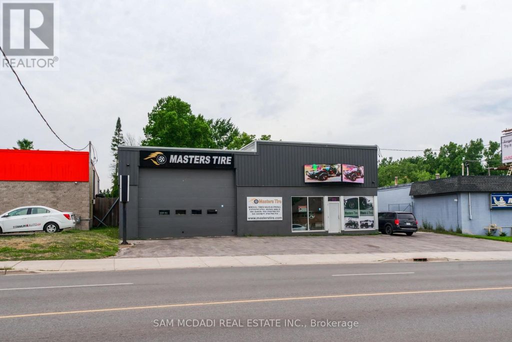 205 Wharncliffe Road S, London South (south E)