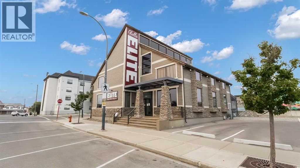 806 2 Avenue S, Lethbridge