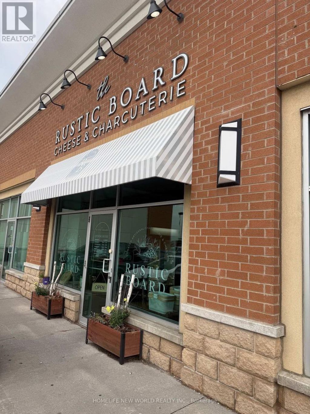 3 - 289 Kingston Road E, Ajax (central)